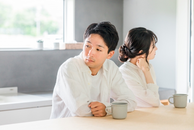一緒にいるのがつらい夫の特徴とその対処法