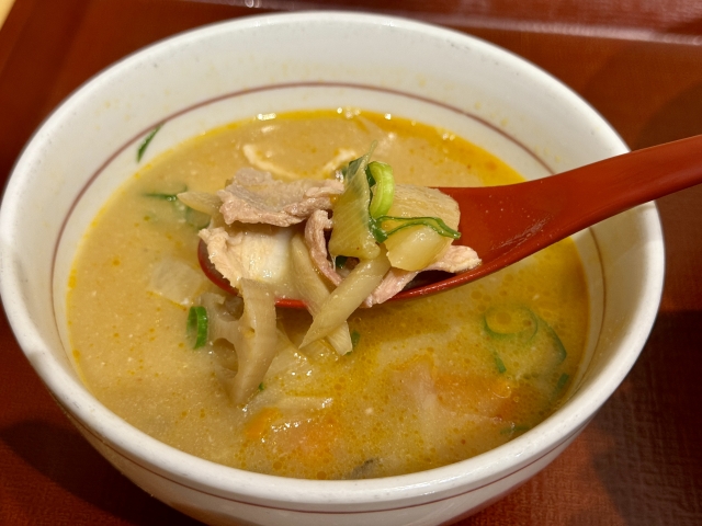 豚汁をカレーに変身