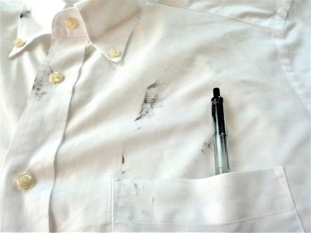 蛍光ペンのインクが服に