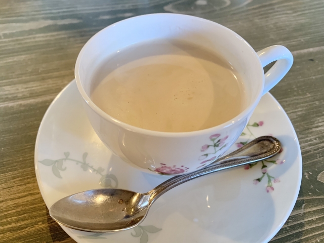 牛乳だけで作る本格ロイヤルミルクティー
