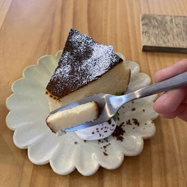 バスクチーズケーキ生焼け